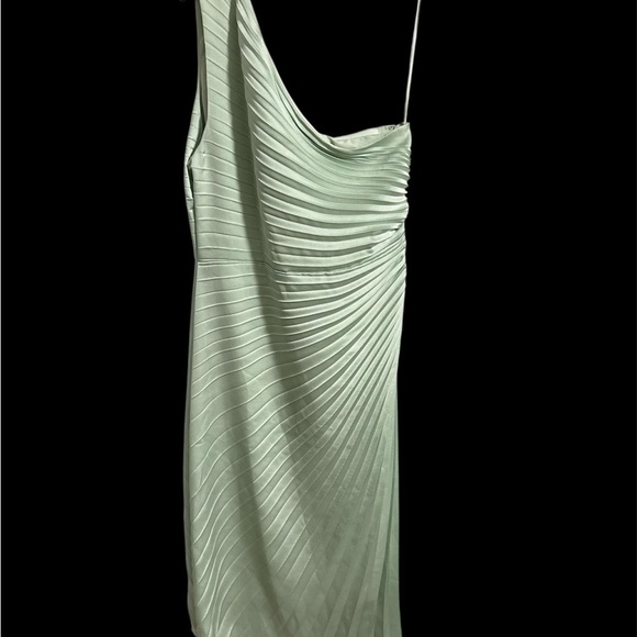 NWT Belle by Badgley Mischka Kelsey One Shoulder Pleated Dress - 14 MSRP: $209 - Picture 3 of 9